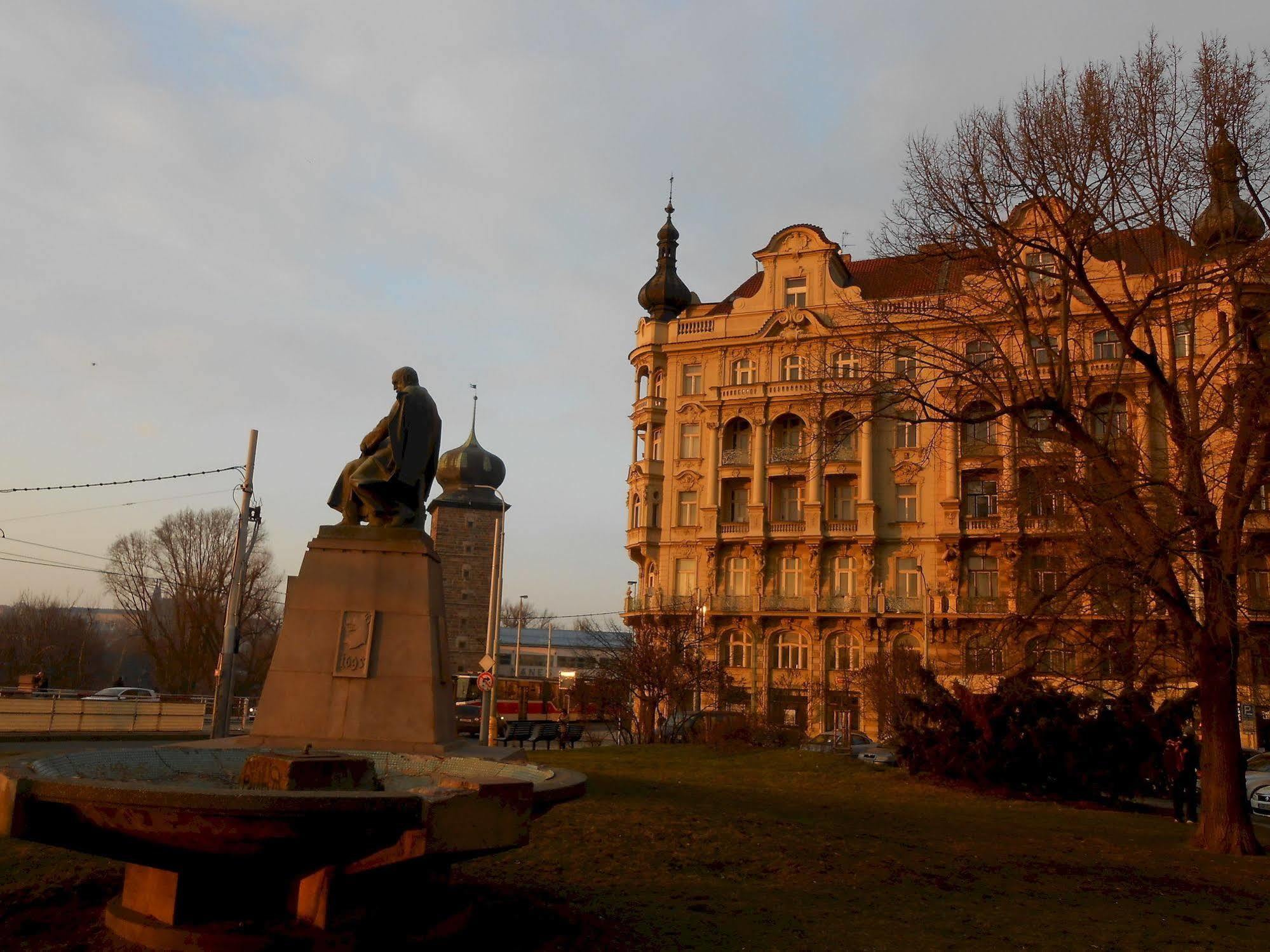 The Palace Suites And Apartments Prag Eksteriør billede